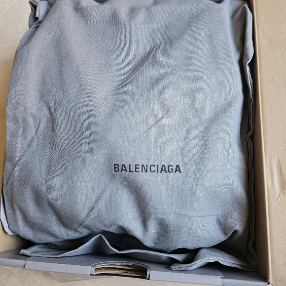 Kids Balenciaga shoes - Picture 2 of 6
